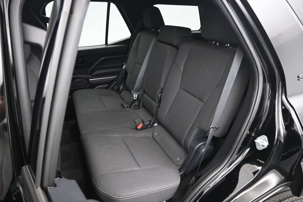 Used 2025 Toyota 4Runner SR5 AWD/4WD image 13