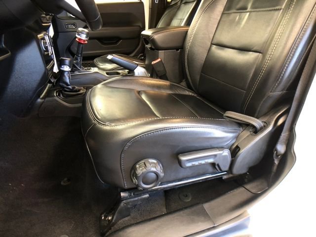 Used 2020 Jeep Wrangler Unlimited Sahara image 11