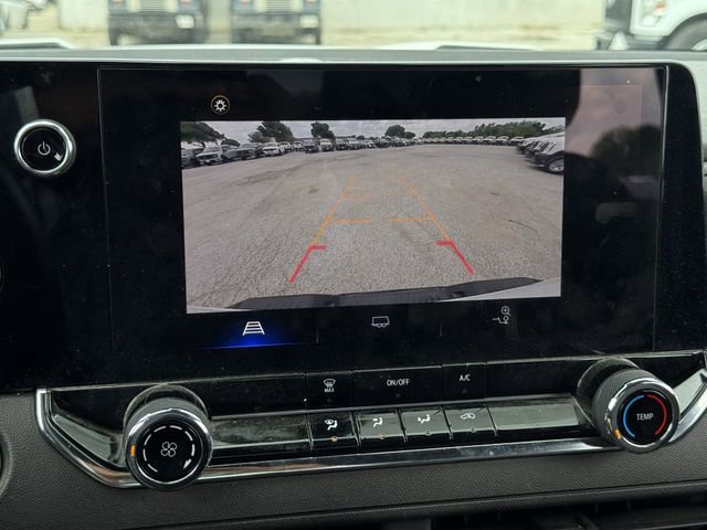 Used 2023 Chevrolet Colorado W/T RWD image 16