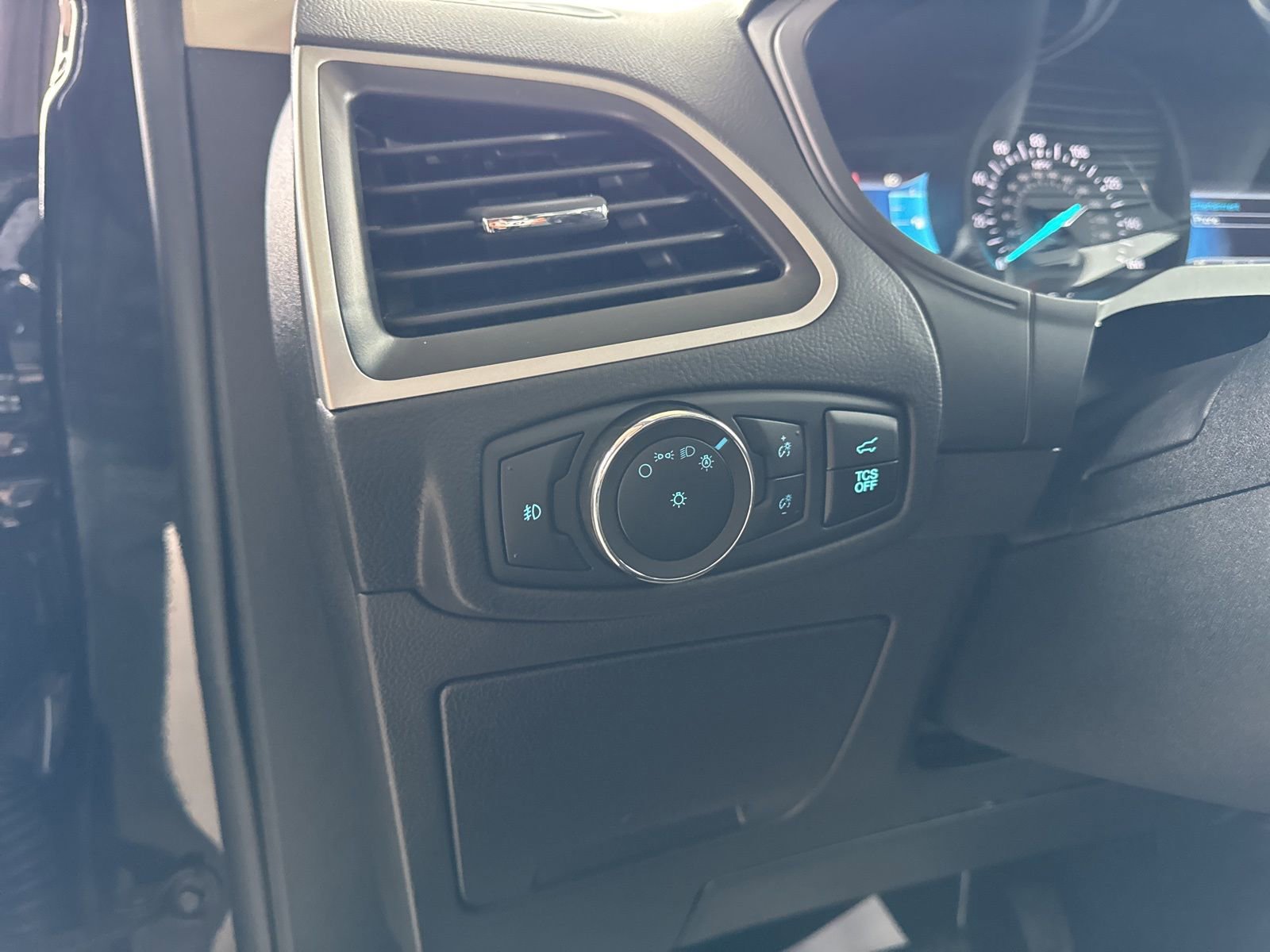 Certified 2024 Ford Edge SEL w/ Convenience Package image 29