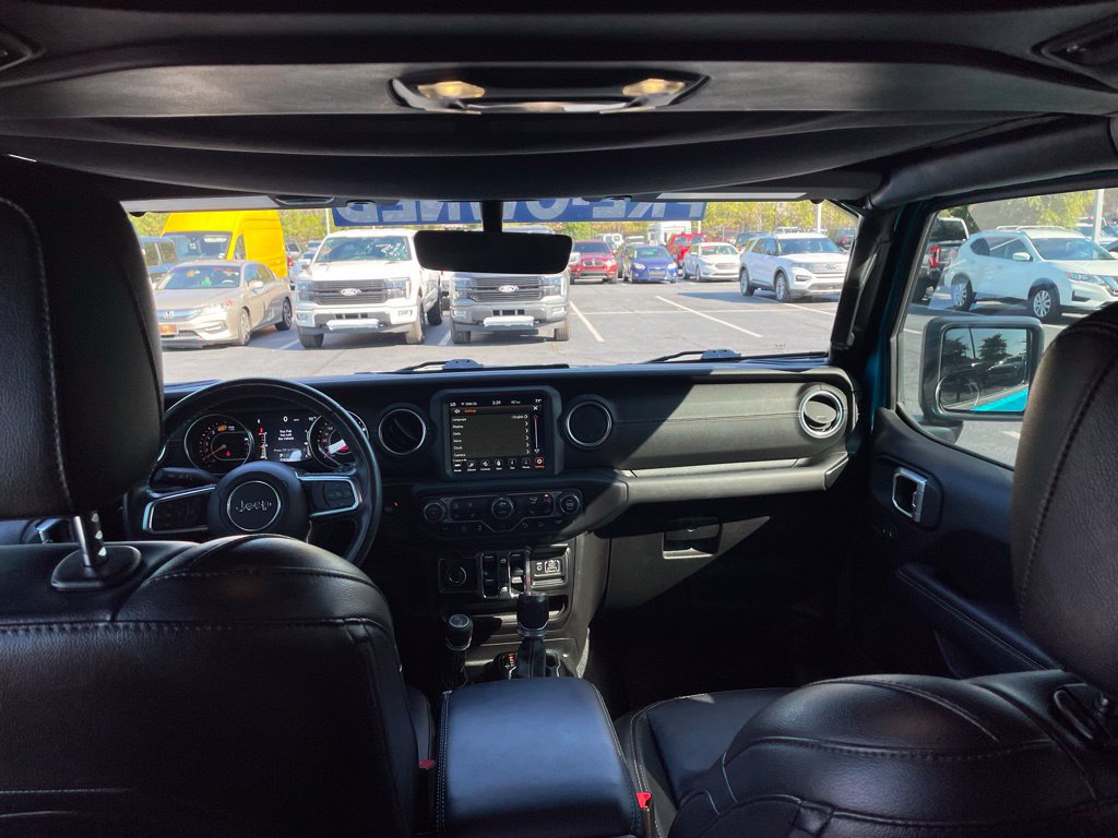 Used 2020 Jeep Wrangler Unlimited Sahara AWD/4WD image 28