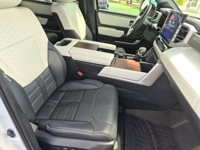 Used 2024 Toyota Sequoia Capstone AWD/4WD image 37