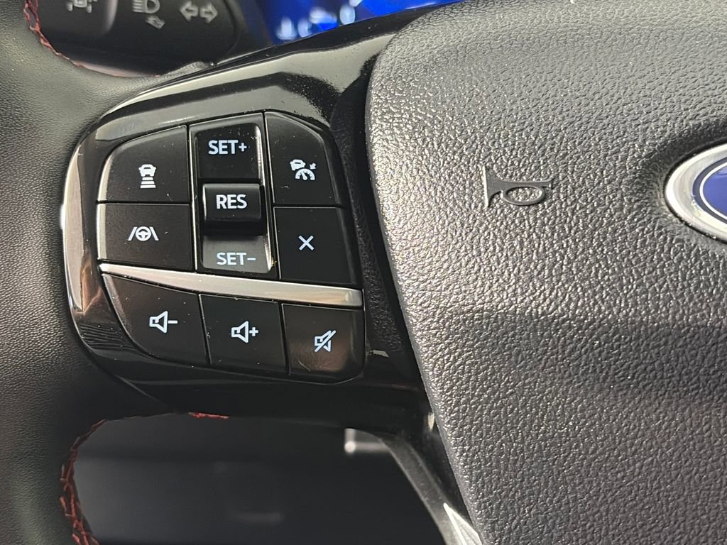 Certified 2022 Ford Escape SEL w/ SEL Stealth AWD Package image 17