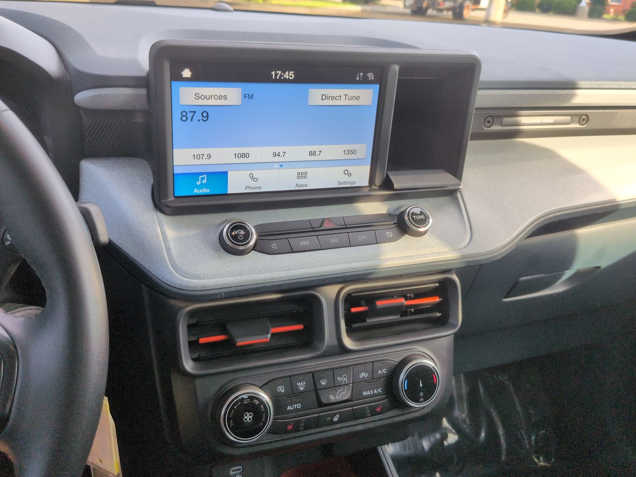 Certified 2024 Ford Maverick XLT w/ XLT Luxury Package FWD image 22