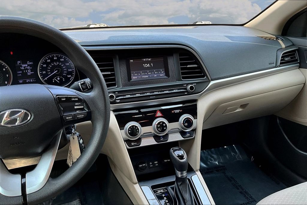 Used 2019 Hyundai Elantra SE FWD image 11
