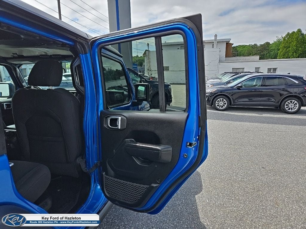 Used 2023 Jeep Wrangler Unlimited w/ Cold Weather Group AWD/4WD image 43