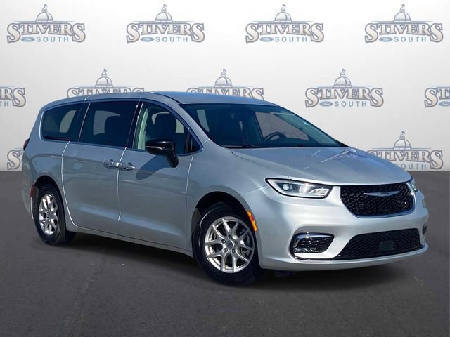 Used 2024 Chrysler Pacifica Touring-L
