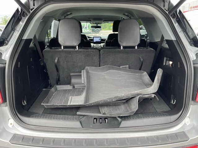 Certified 2023 Ford Explorer XLT w/ Equipment Group 202A AWD/4WD image 15