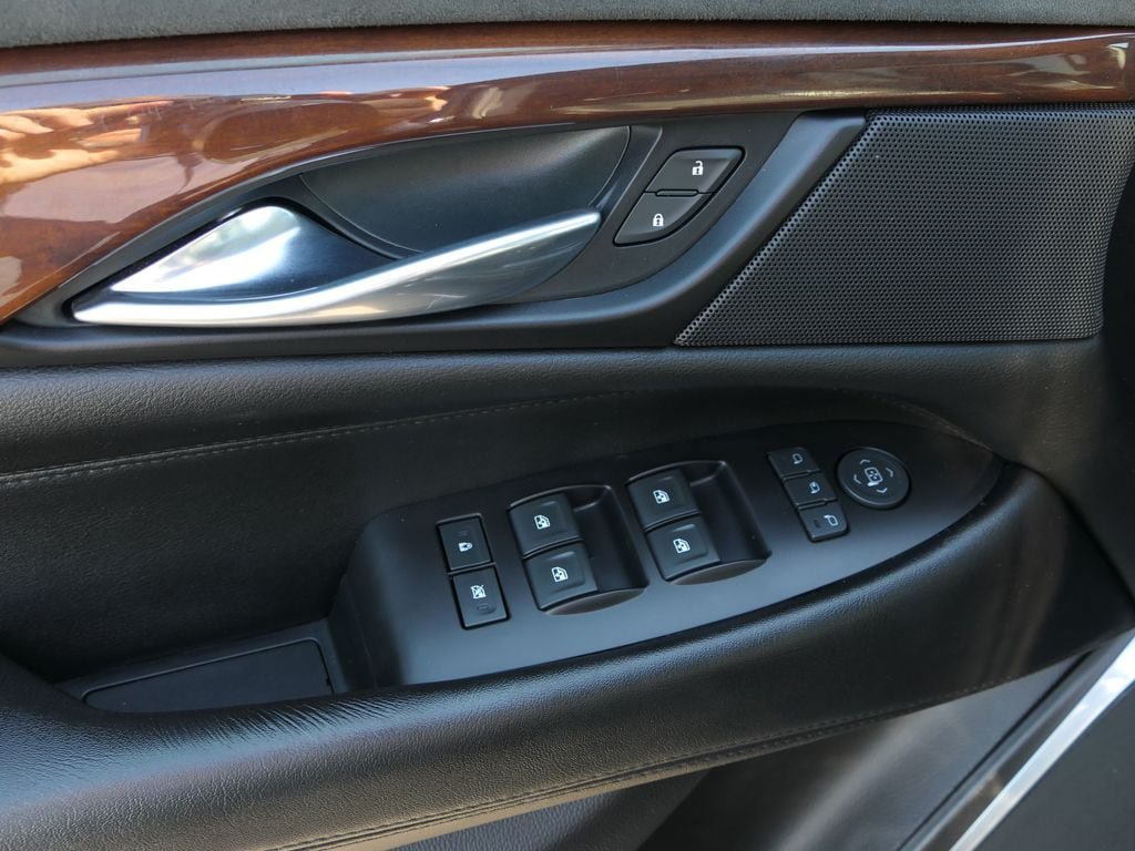 Used 2019 Cadillac Escalade Luxury RWD image 16