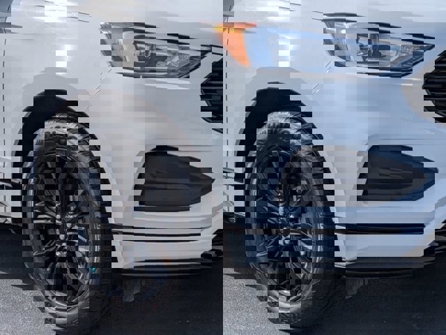 Certified 2022 Ford Edge SE w/ Black Appearance Package image 8