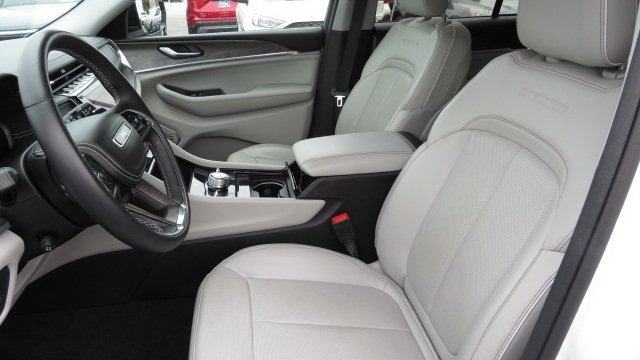 Used 2022 Jeep Grand Cherokee Overland image 10