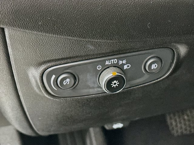 Used 2020 Chevrolet Equinox Premier FWD image 15
