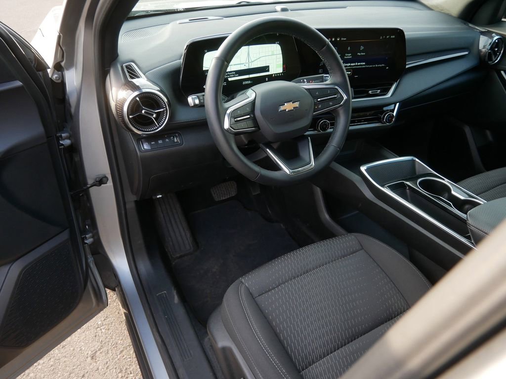 Used 2025 Chevrolet Equinox LT image 11