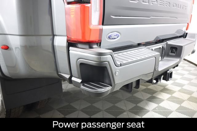 Certified 2025 Ford F450 Platinum w/ FX4 Off-Road Package image 36
