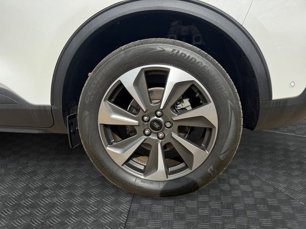 Certified 2024 Ford Escape Platinum w/ Premium Technology Package image 20