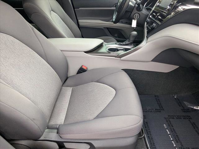 Used 2022 Toyota Camry LE image 19