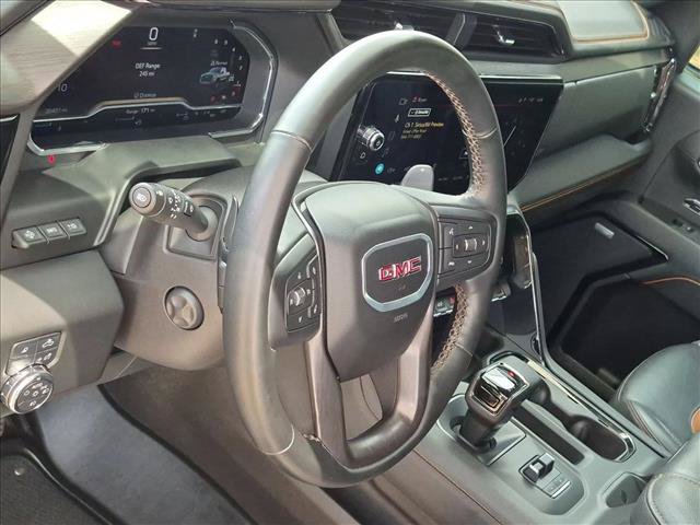 Used 2024 GMC Sierra 1500 AT4 w/ Technology Package AWD/4WD image 9