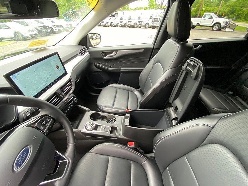 Certified 2025 Ford Escape Platinum AWD/4WD image 58