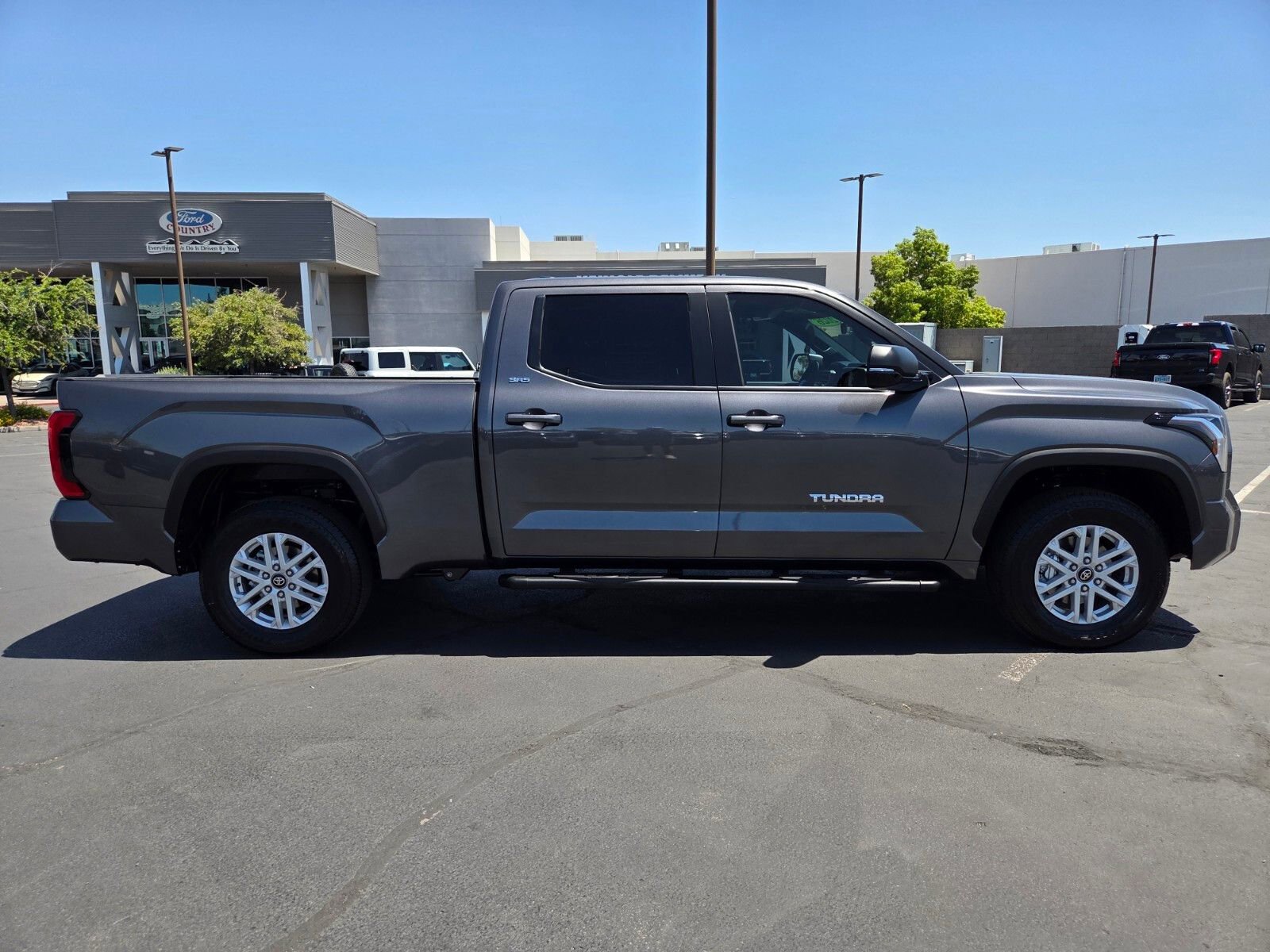Used 2026 Toyota Tundra SR5 w/ SR5 Premium Package AWD/4WD image 7