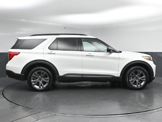 Certified 2024 Ford Explorer XLT w/ Equipment Group 202A AWD/4WD image 8