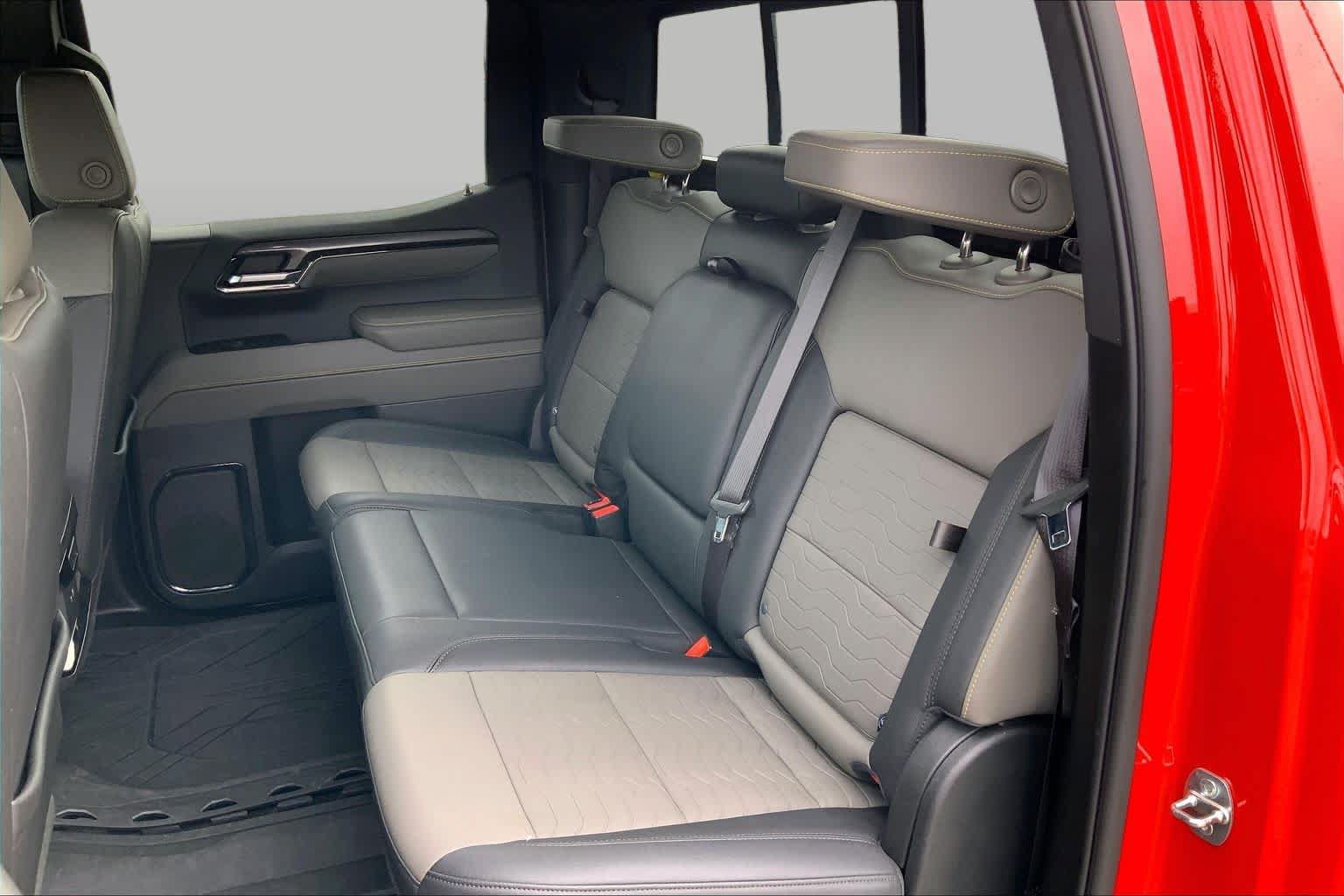Used 2023 Chevrolet Silverado 1500 ZR2 AWD/4WD image 19