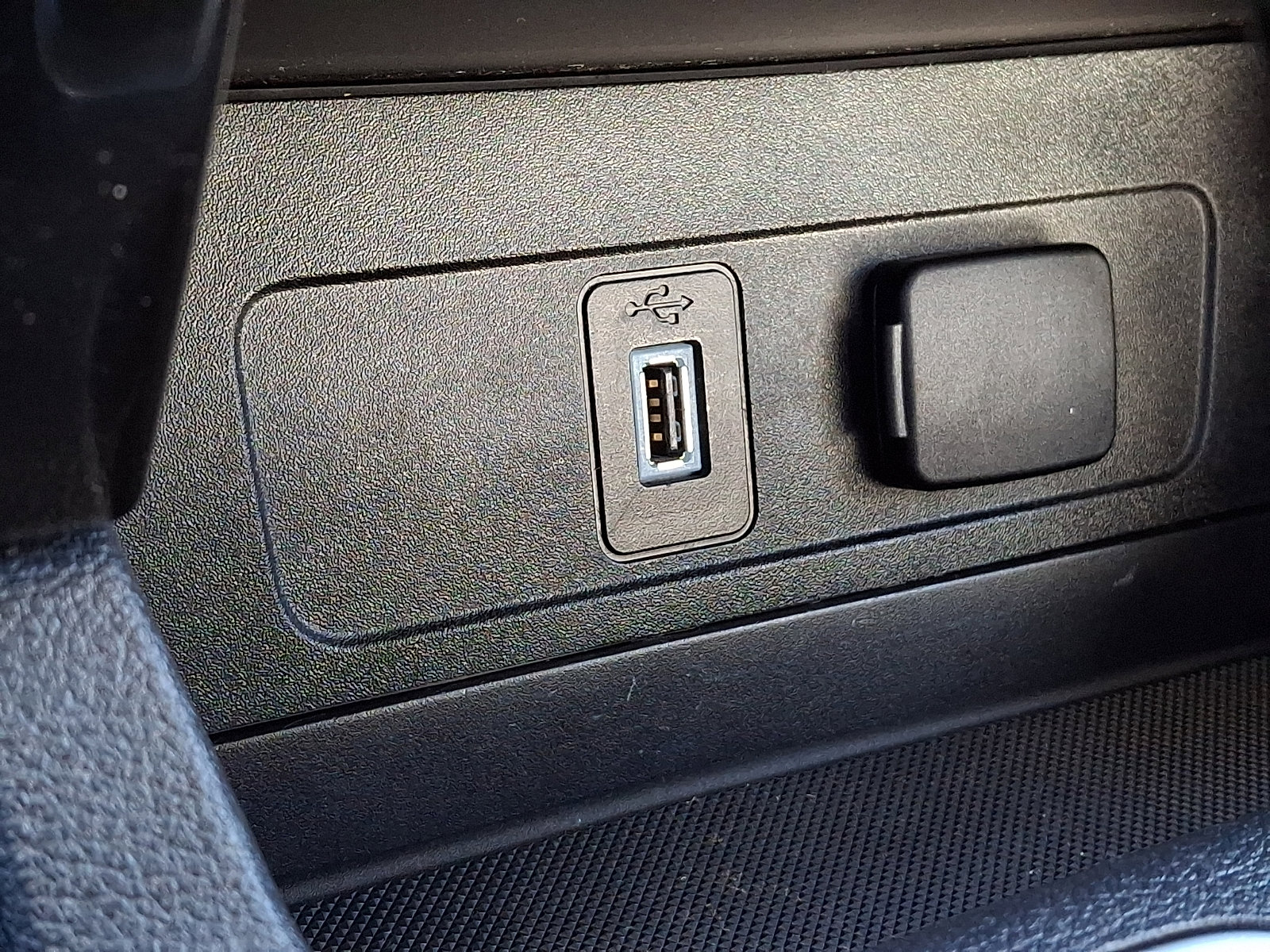 Certified 2019 Ford Escape Titanium image 35