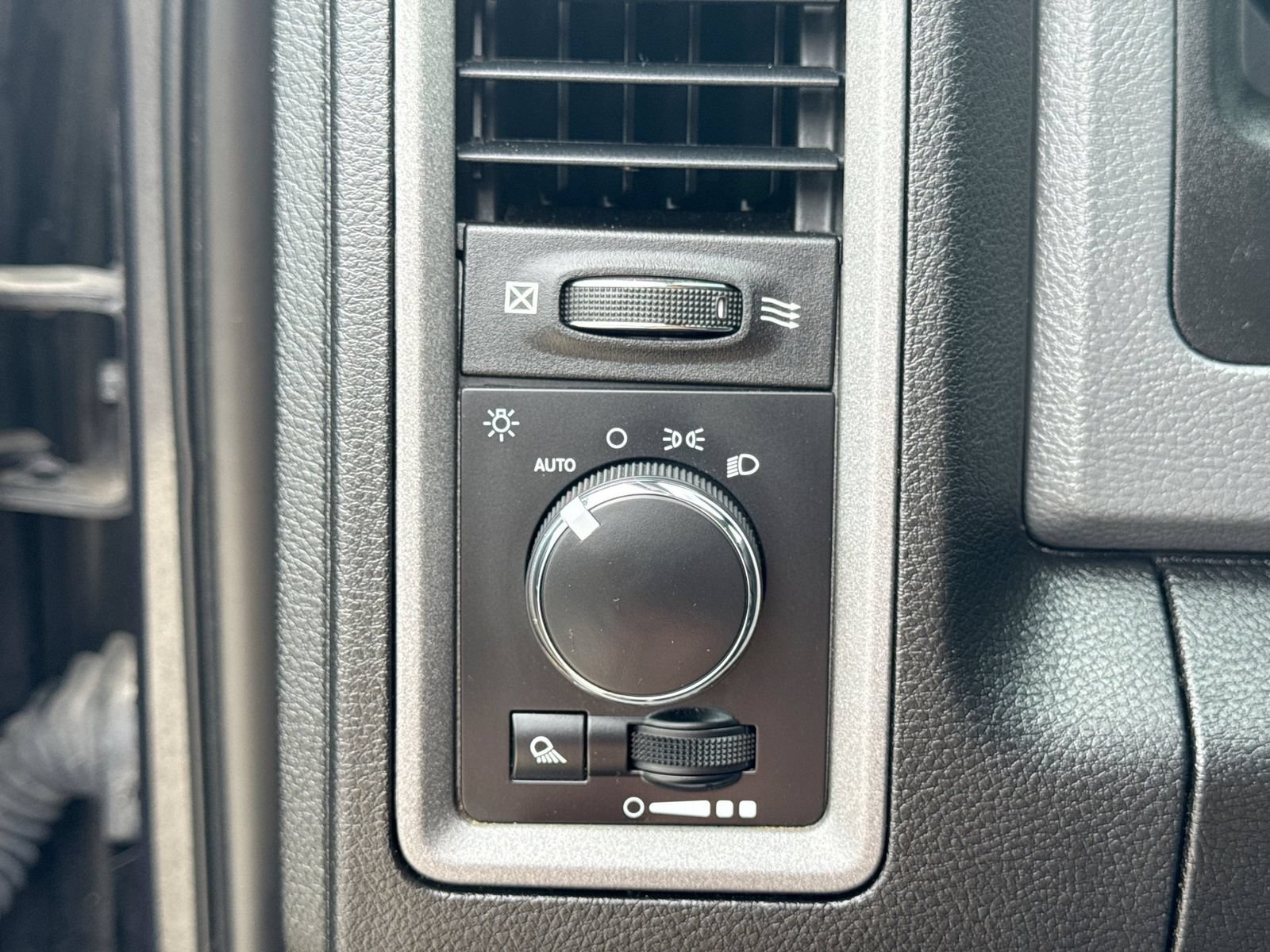 Used 2018 RAM 2500 Tradesman w/ Chrome Appearance Group AWD/4WD image 32