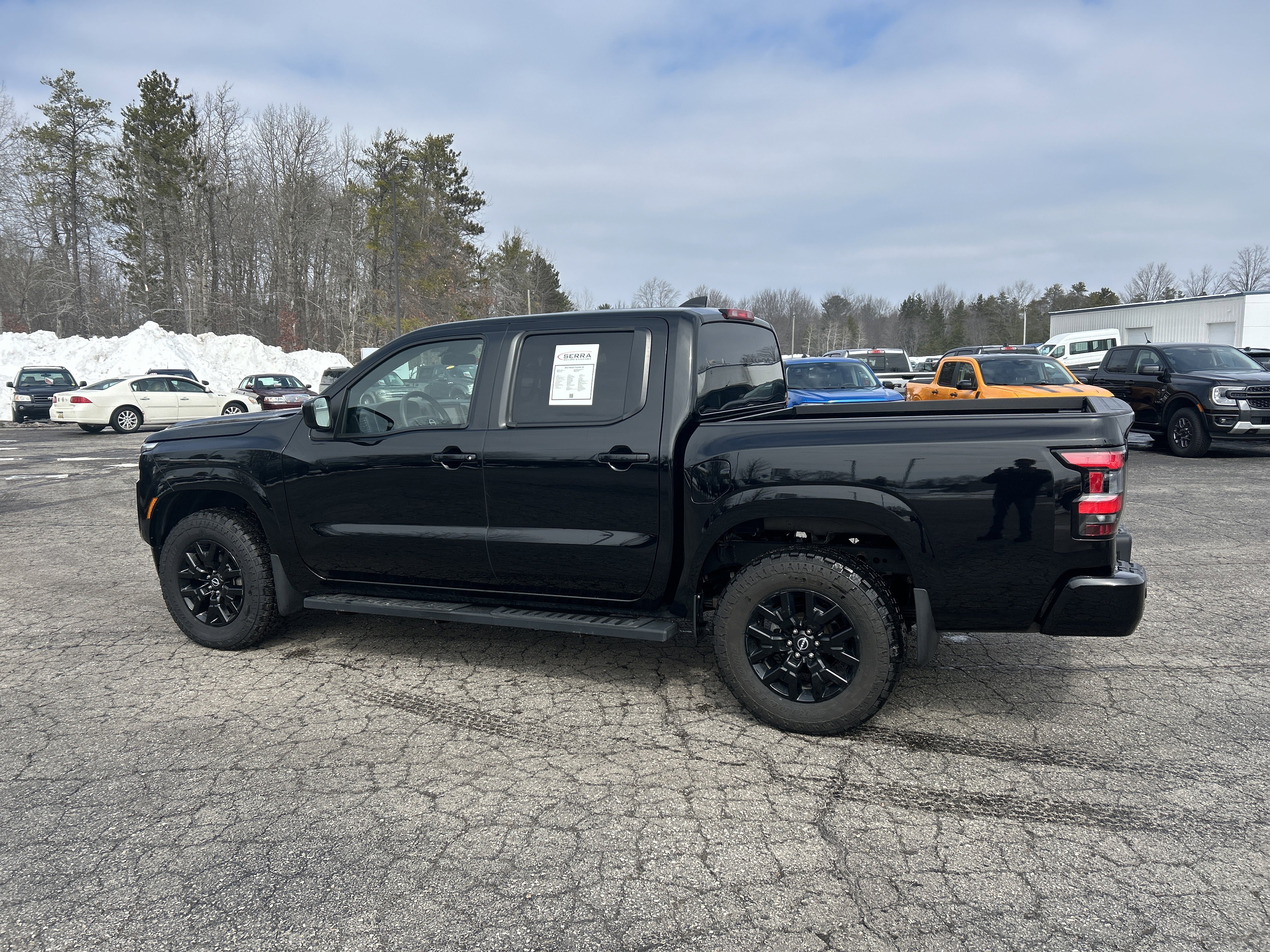 Used 2023 Nissan Frontier SV w/ Midnight Edition Package image 6