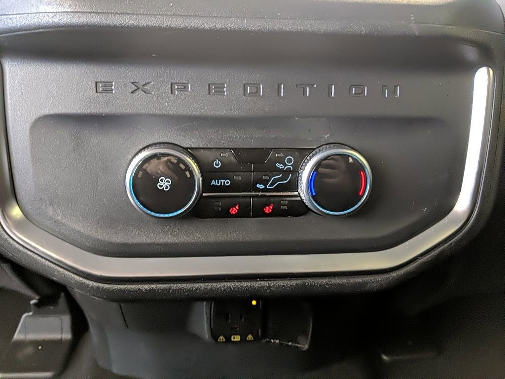 Certified 2025 Ford Expedition Max Platinum image 19