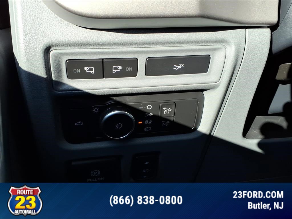 Certified 2022 Ford F150 XLT w/ Equipment Group 302A High image 17