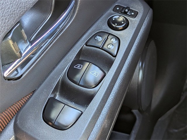 Used 2023 Nissan Kicks SR image 22