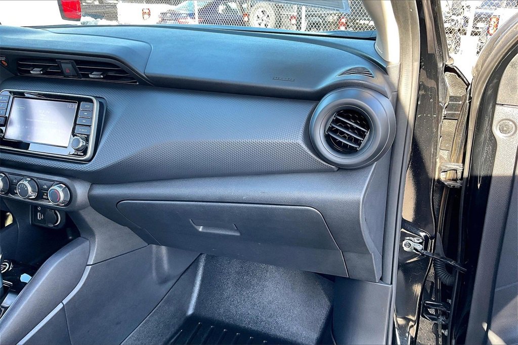 Used 2022 Nissan Kicks S image 14