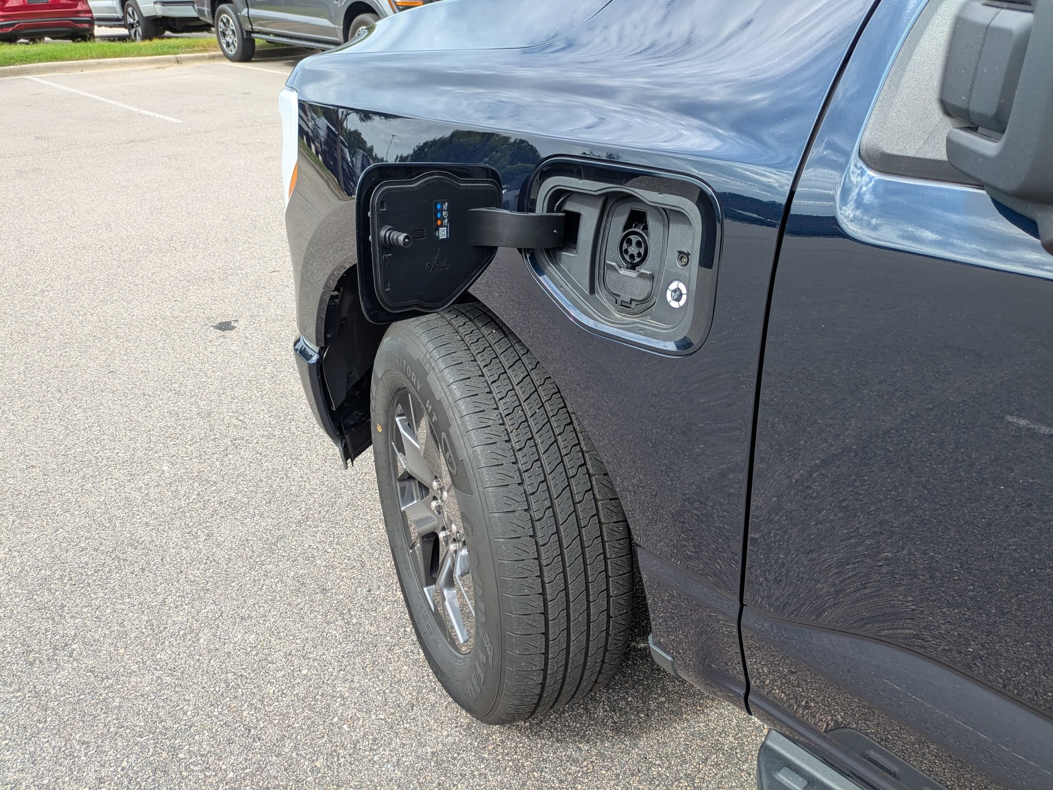 Certified 2025 Ford F150 Lightning Flash AWD/4WD image 13