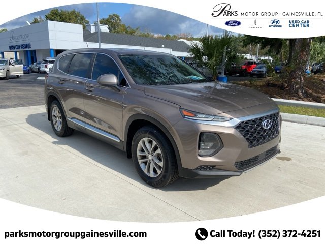 Used 2020 Hyundai Santa Fe SE image 1