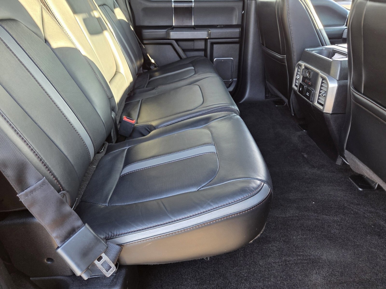 Certified 2018 Ford F150 Platinum w/ Equipment Group 701A Luxury image 15