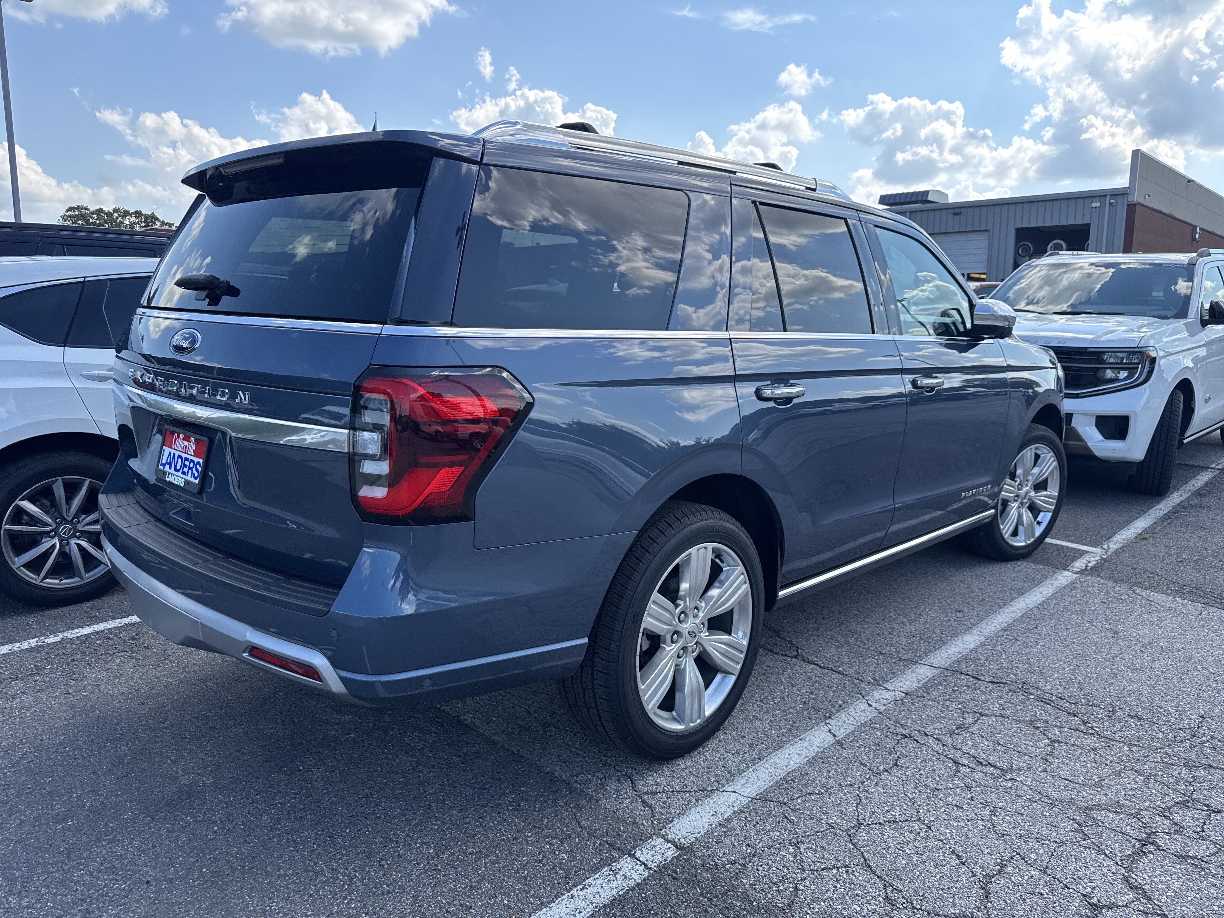 Certified 2022 Ford Expedition Platinum RWD image 2