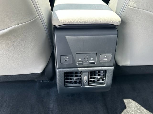 Used 2024 Toyota bZ4X AWD image 18