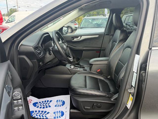 Certified 2025 Ford Escape Platinum AWD/4WD image 13