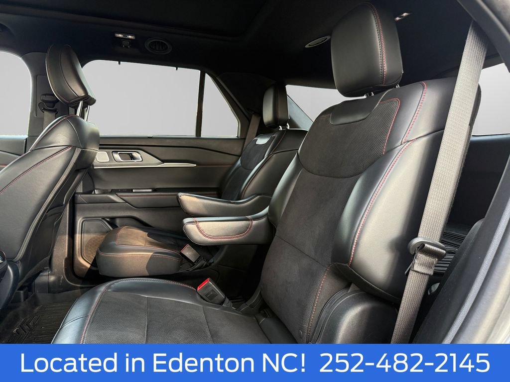 Certified 2025 Ford Explorer ST AWD/4WD image 14