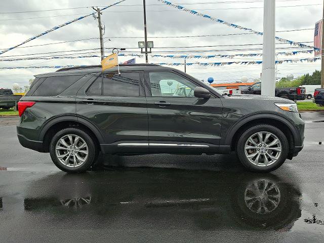 Certified 2022 Ford Explorer XLT w/ Equipment Group 202A AWD/4WD image 7