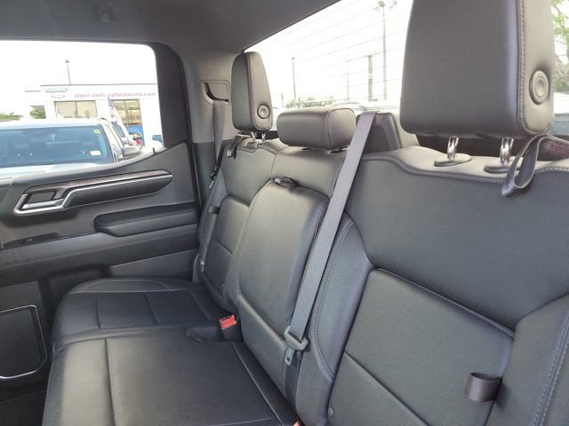 Used 2022 Chevrolet Silverado 1500 LTZ RWD image 12