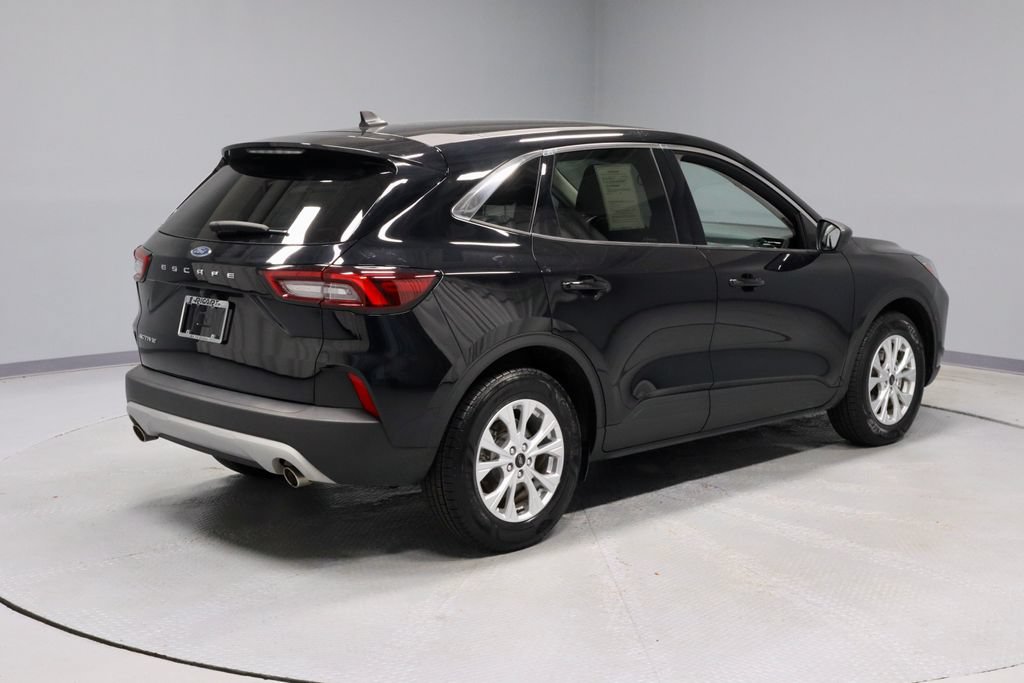 Certified 2024 Ford Escape Active w/ Cold Weather Package FWD image 11
