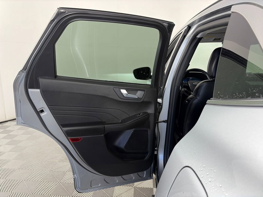 Certified 2024 Ford Escape Platinum image 12