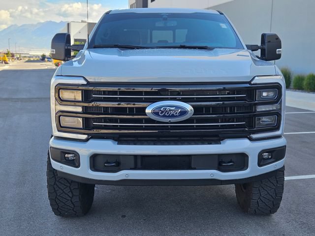 Certified 2025 Ford F250 Platinum w/ FX4 Off-Road Package AWD/4WD image 9