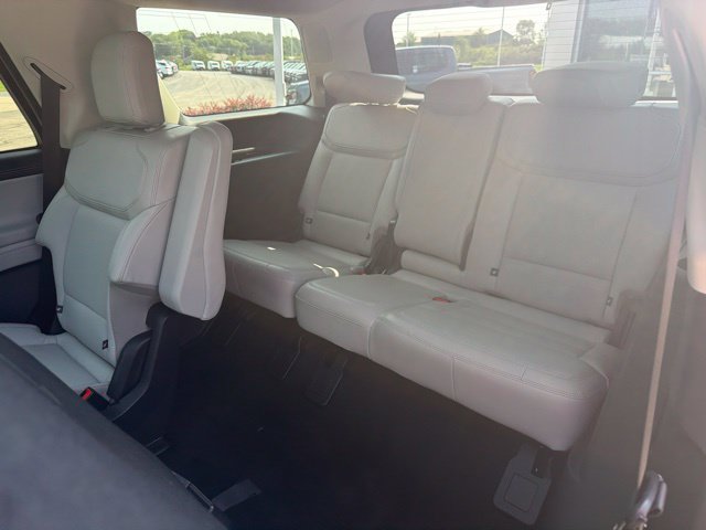 Certified 2025 Ford Expedition Platinum AWD/4WD image 26