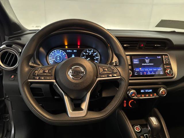 Used 2018 Nissan Kicks SV FWD image 17