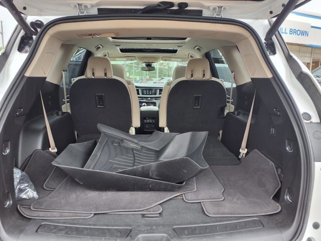 Used 2018 Buick Enclave Premium w/ Experience Buick Package AWD/4WD image 22