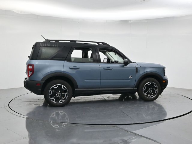 Certified 2025 Ford Bronco Sport Outer Banks w/ Outer Banks Tech Package+ AWD/4WD image 2
