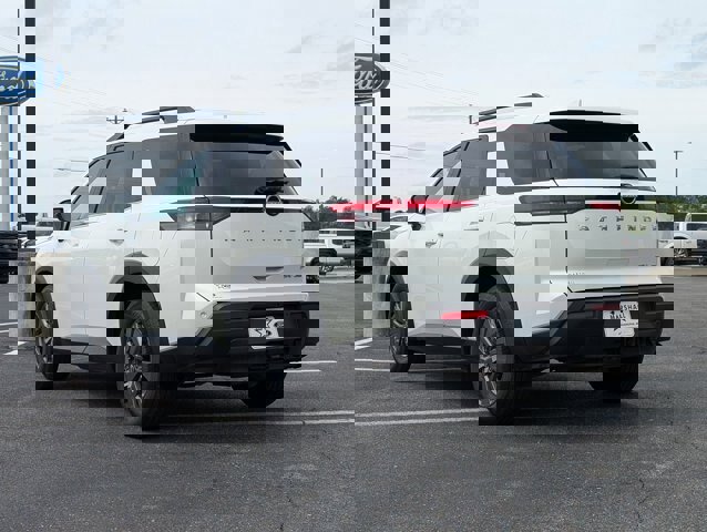 Used 2024 Nissan Pathfinder SV w/ SV Premium Package image 3