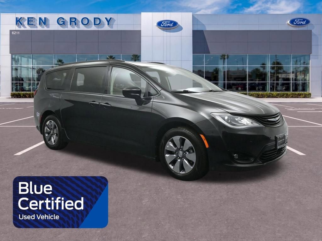 Used 2018 Chrysler Pacifica Limited w/ Advanced Safetytec Group FWD image 1
